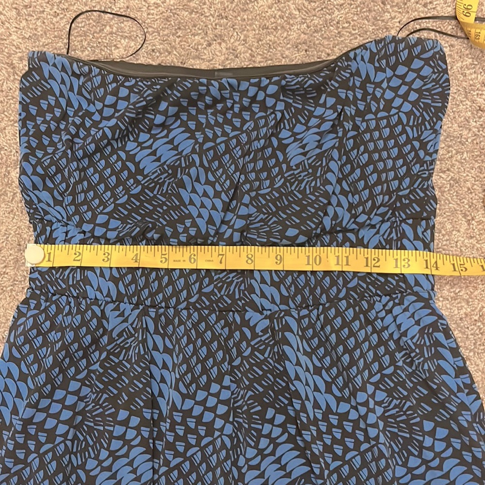 Banana Republic strapless dress, blue, black, cinched waste, small. - Picture 7 of 9